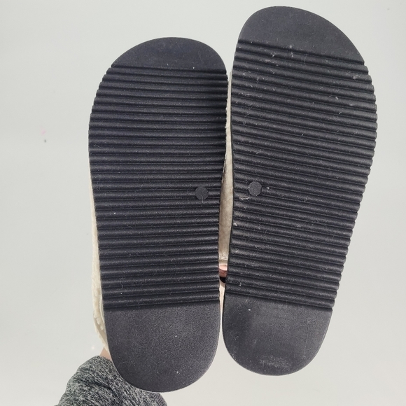 STEVE Madden Margie flat sandals with buckles in cream faux sherpa quilt size 8 - Picture 6 of 8